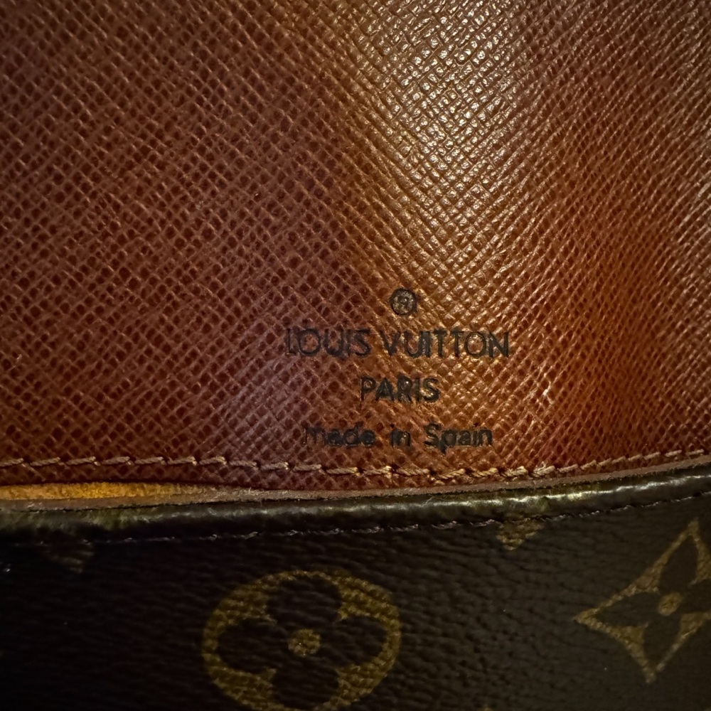 SEND OFFERS❤️LV BOHO Shoulder Fringe Cross Body In wonderful condition AUTHENTIC - Picture 6 of 10